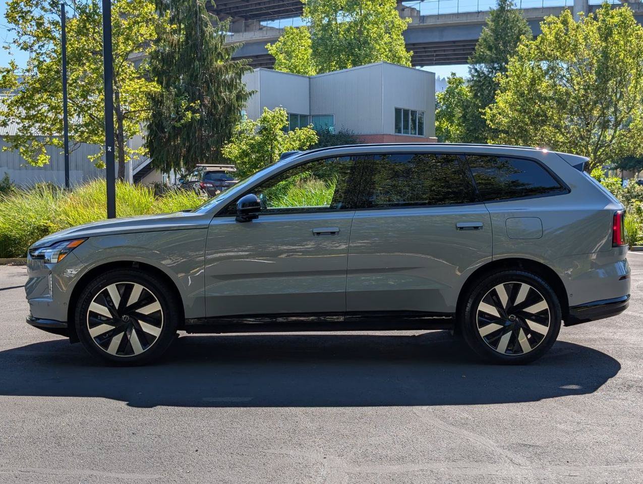 Used 2025 Volvo EX90 Ultra AWD/4WD image 4
