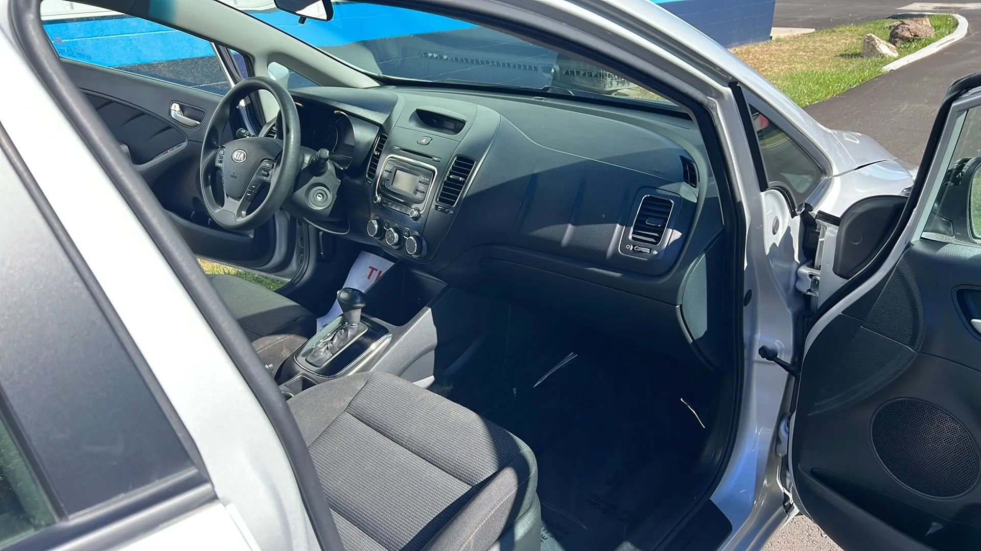 Used 2017 Kia Forte LX image 17