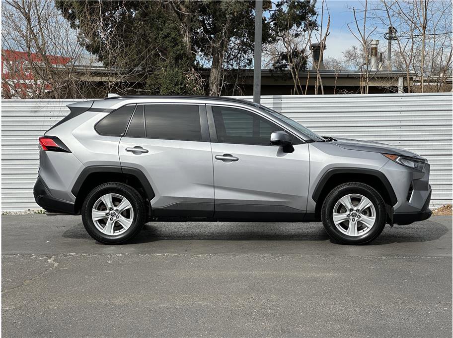 Used 2020 Toyota RAV4 XLE image 9