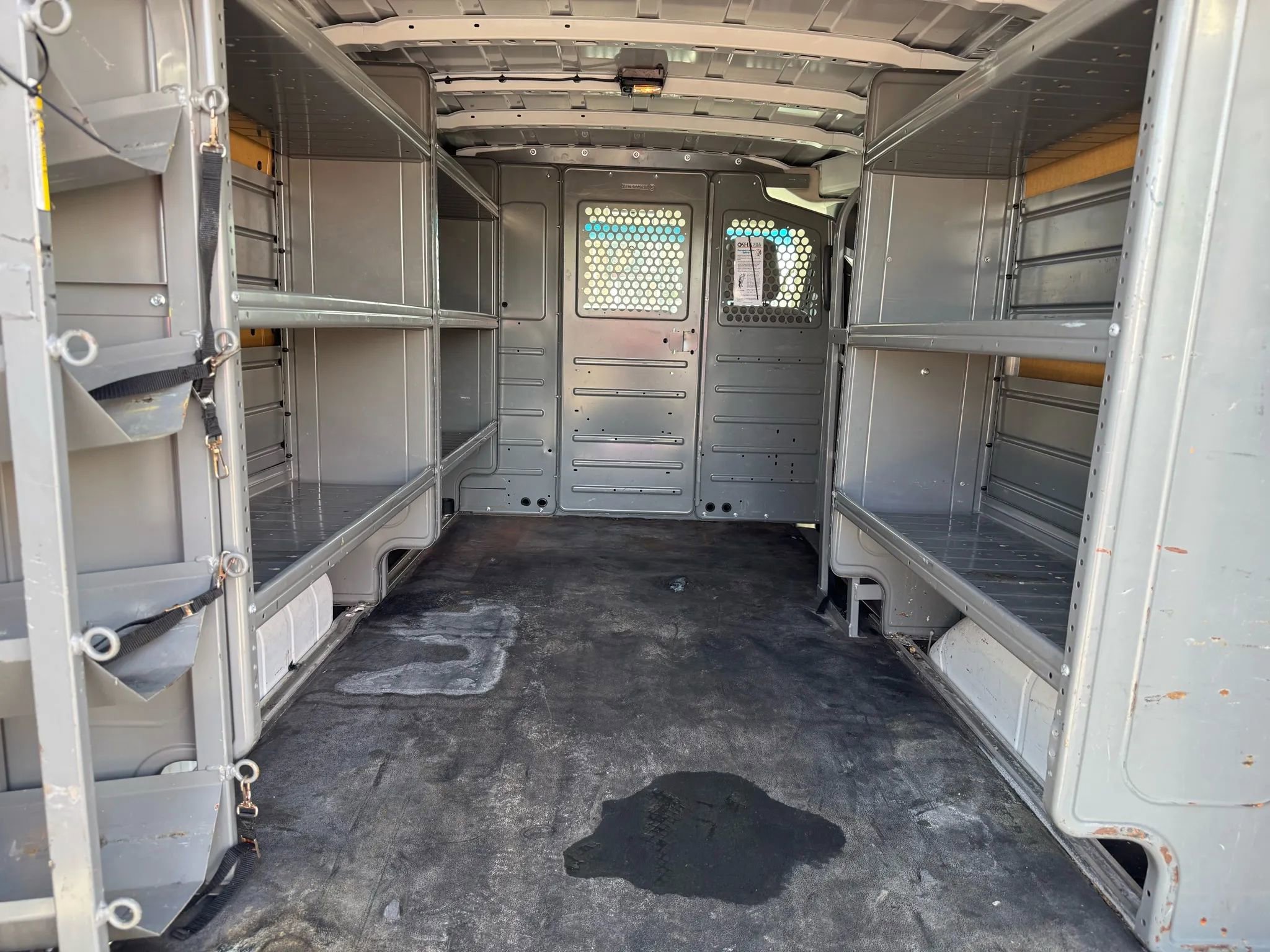 Used 2019 Nissan NV 2500 SV image 25