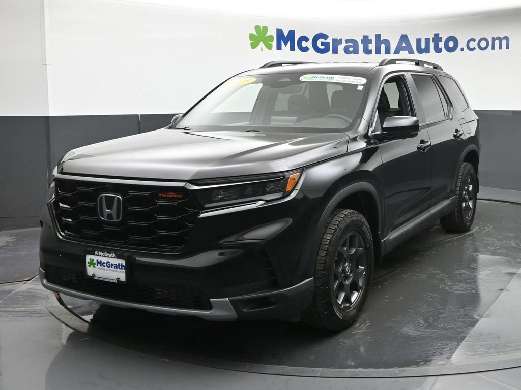 Used 2025 Honda Pilot TrailSport image 23