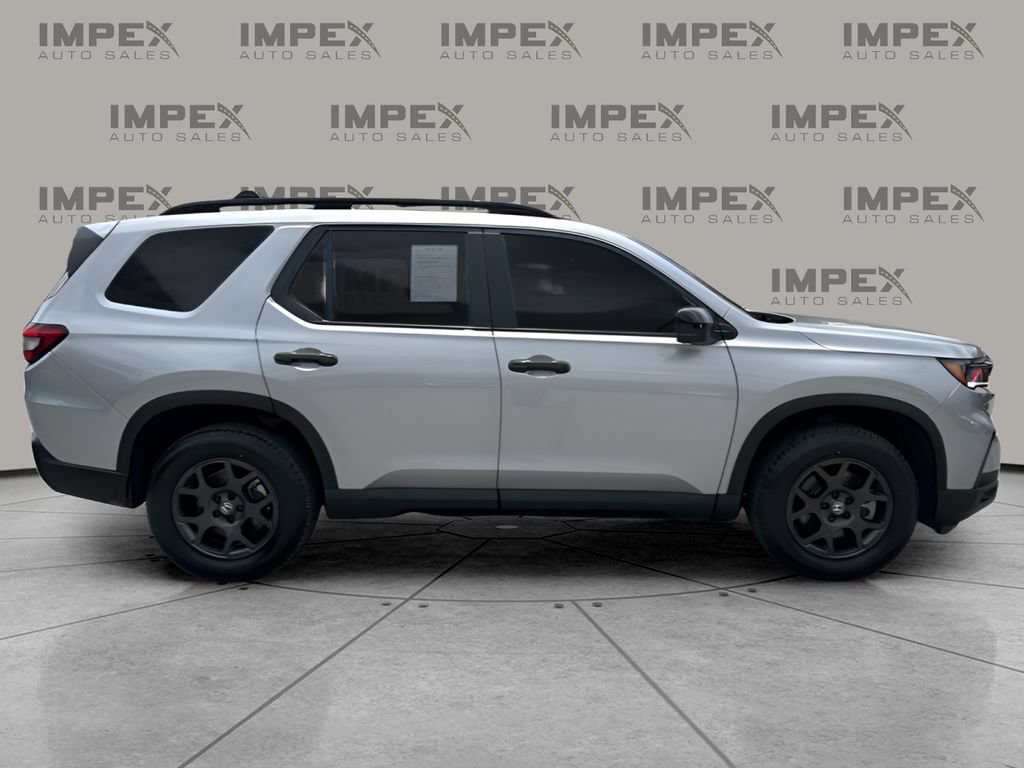 Used 2025 Honda Pilot TrailSport image 6