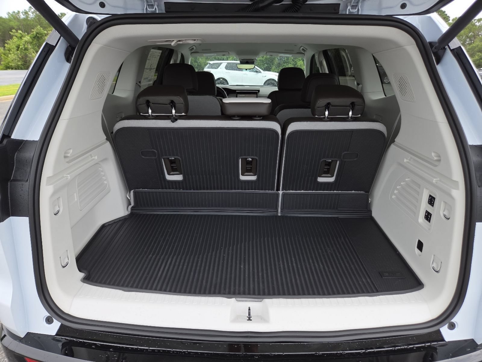 New 2026 GMC Acadia Denali w/ Super Cruise Package FWD image 22