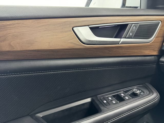 Used 2024 Volkswagen Atlas SE w/ Panoramic Sunroof Package FWD image 36