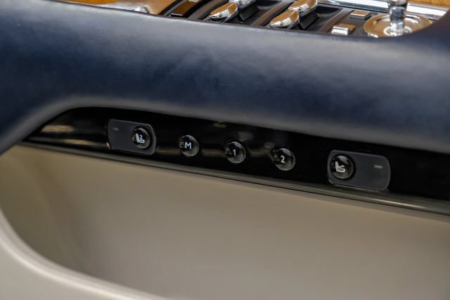 Used 2017 Rolls-Royce Wraith RWD image 67