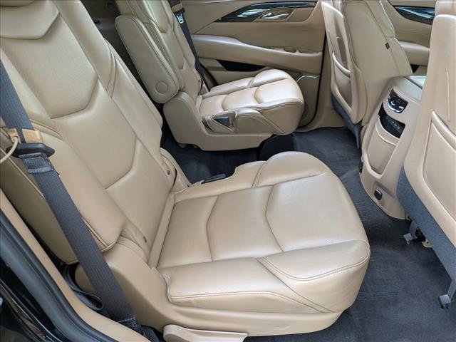 Used 2020 Cadillac Escalade Platinum image 22