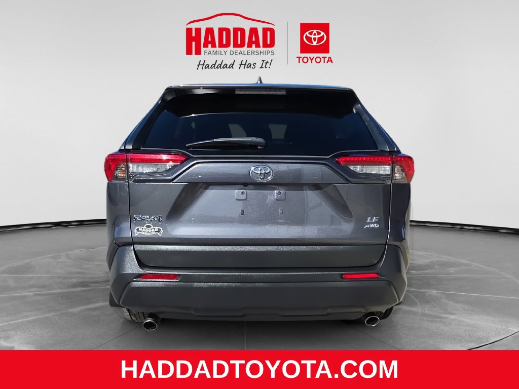 Used 2022 Toyota RAV4 LE AWD/4WD image 4