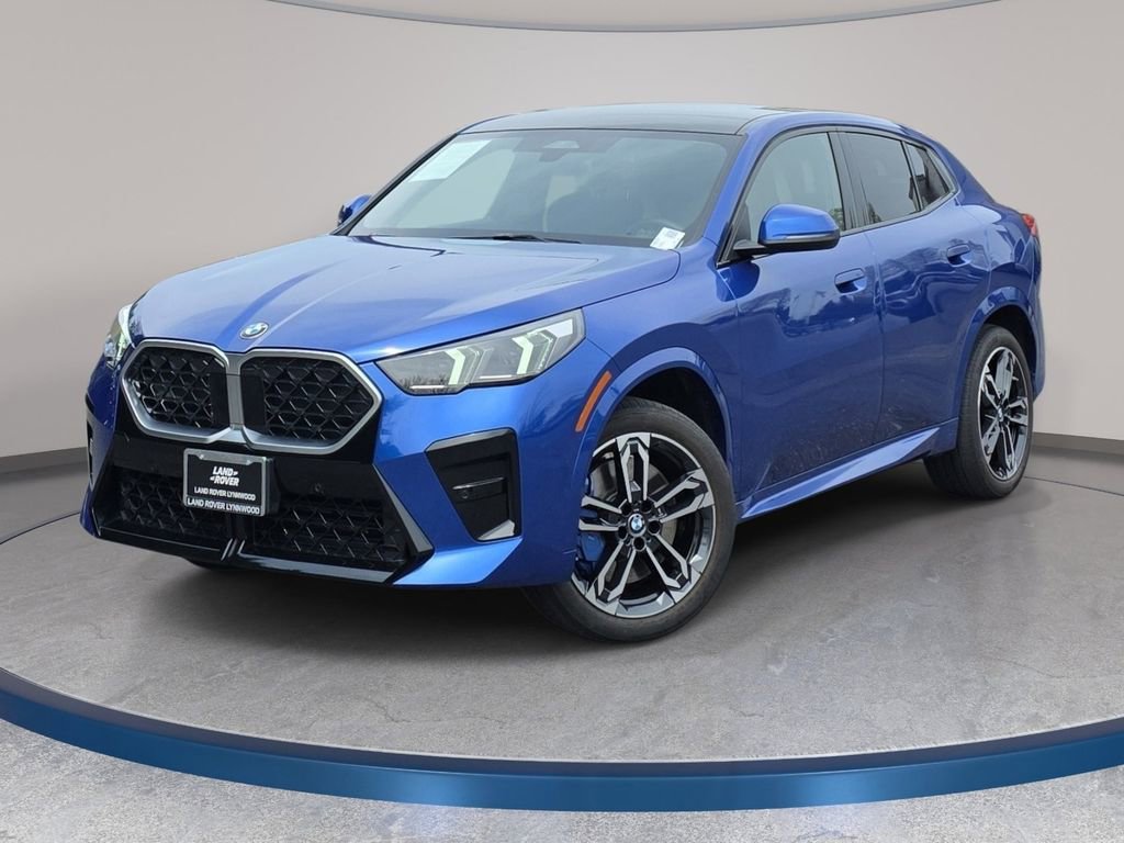 Used 2025 BMW X2 xDrive28i w/ M Sport Package AWD/4WD image 1