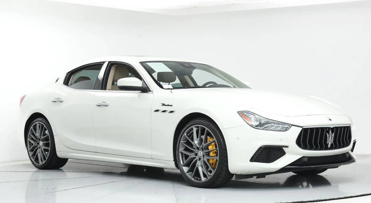 Used 2022 Maserati Ghibli Modena RWD image 1