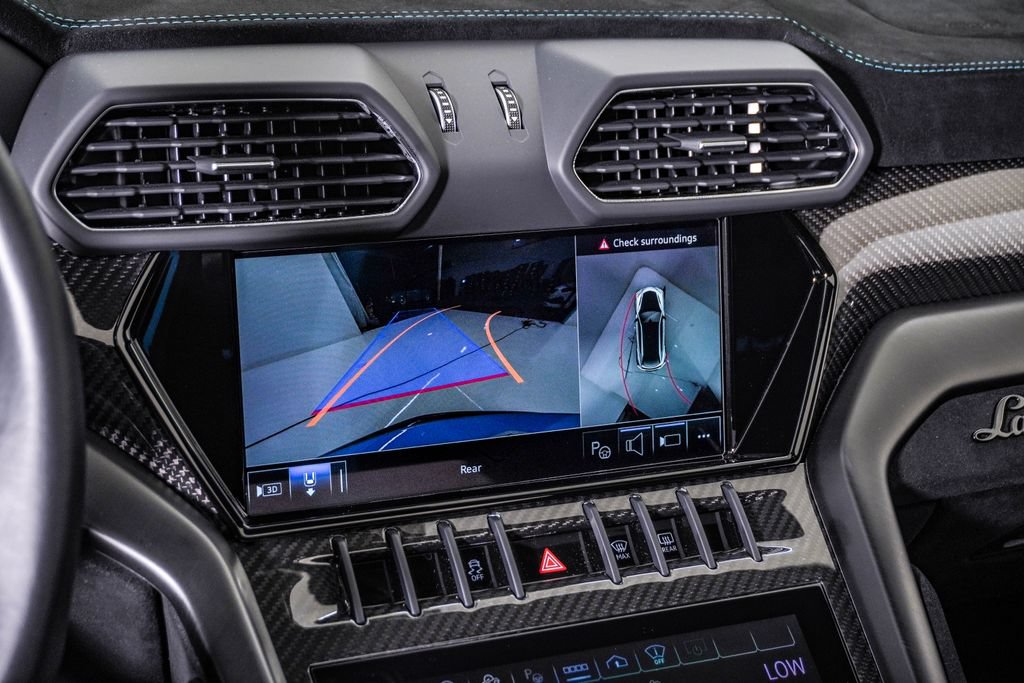 Used 2024 Lamborghini Urus Performante AWD/4WD image 29