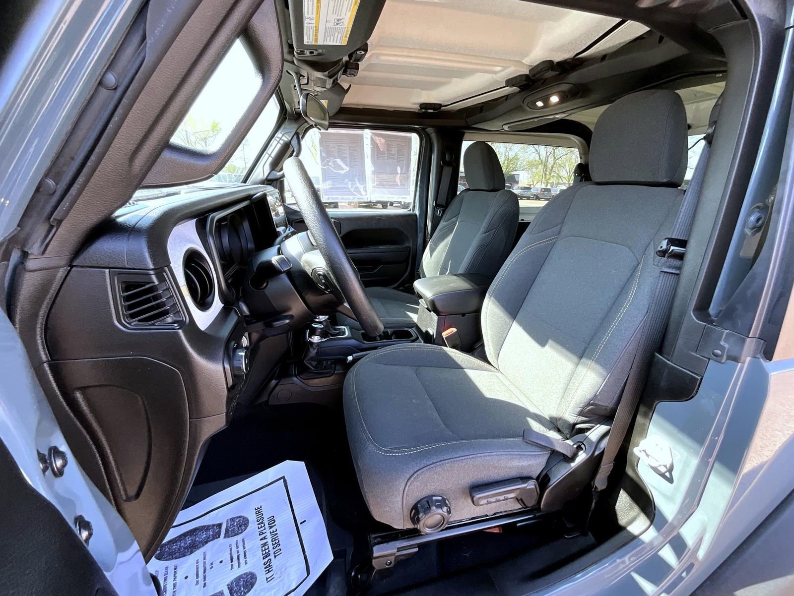 Used 2025 Jeep Wrangler Sport AWD/4WD image 11