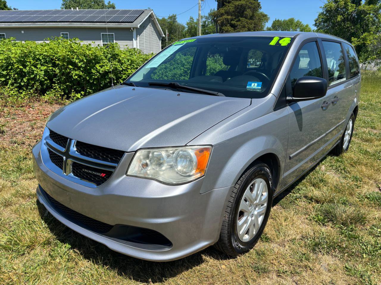 Used 2014 Dodge Grand Caravan American Value Package FWD image 1