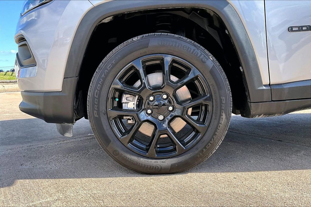 Used 2023 Jeep Compass Altitude image 28