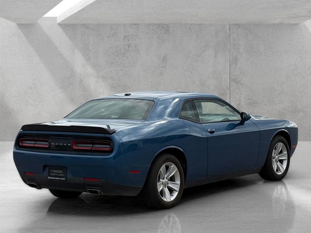 Used 2023 Dodge Challenger SXT image 5