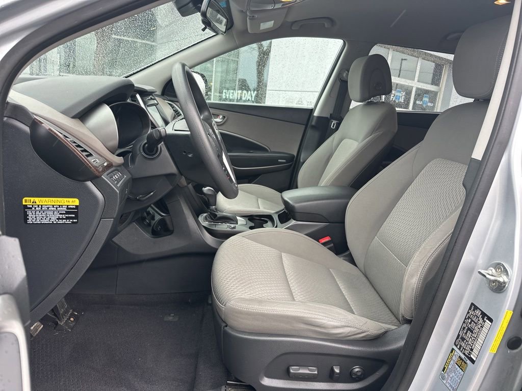 Used 2018 Hyundai Santa Fe SE image 15