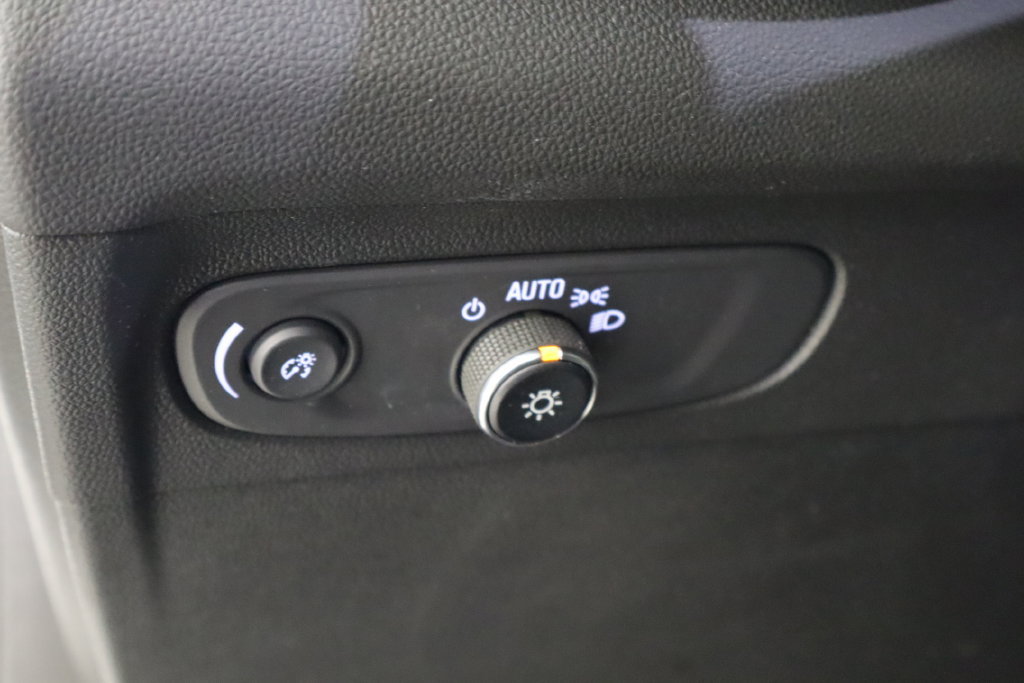 Used 2023 Buick Envision Preferred FWD image 23