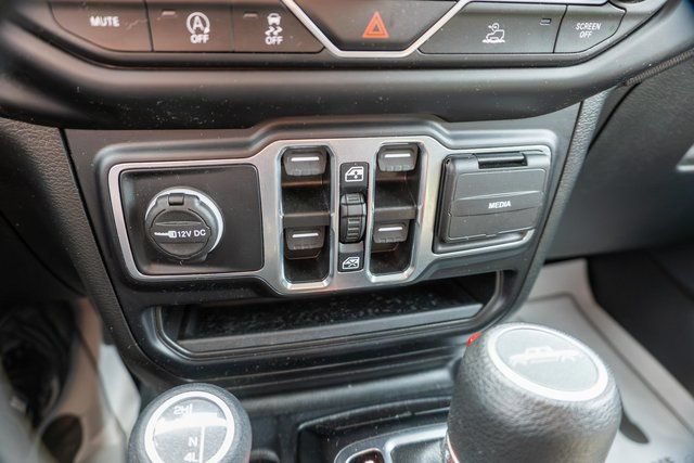 Used 2022 Jeep Gladiator Sport AWD/4WD image 24
