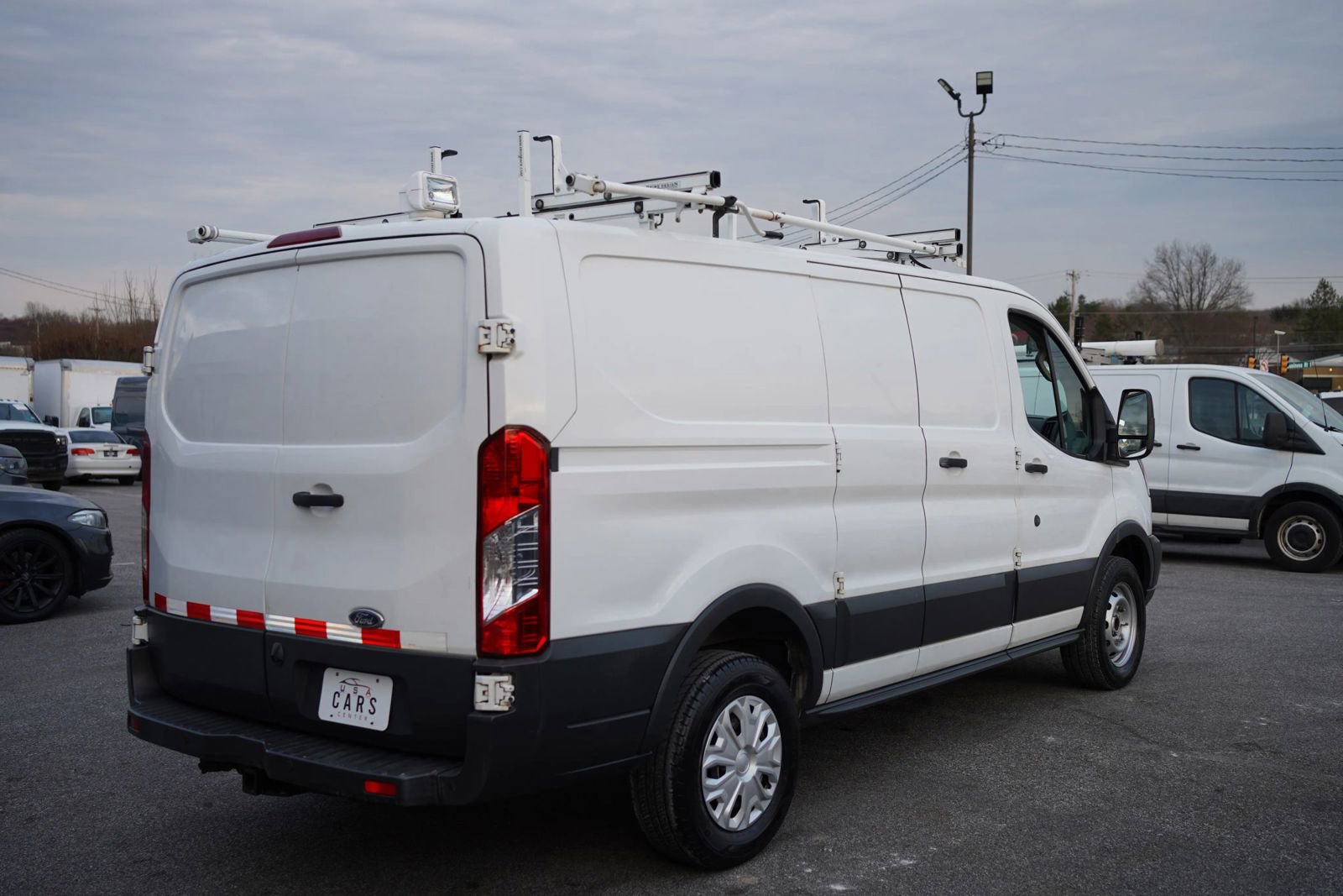 Used 2016 Ford Transit 250 130 Low Roof RWD image 6