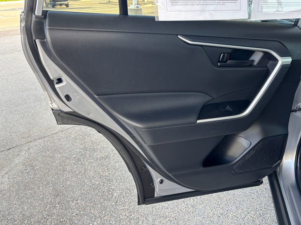 Used 2024 Toyota RAV4 LE image 27