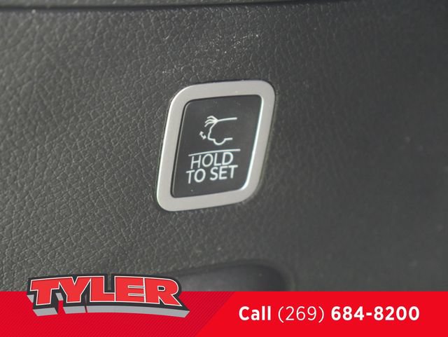 Certified 2023 Jeep Wagoneer 4WD image 16