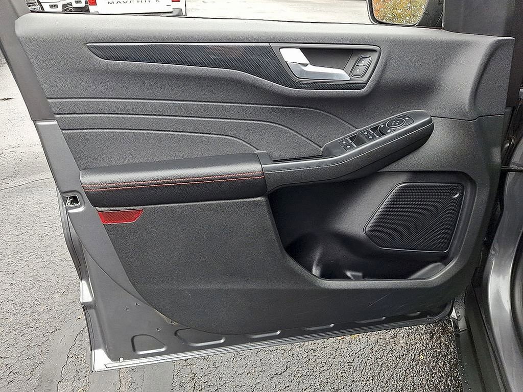 Used 2023 Ford Escape ST-Line w/ Tech Pack #1 image 12