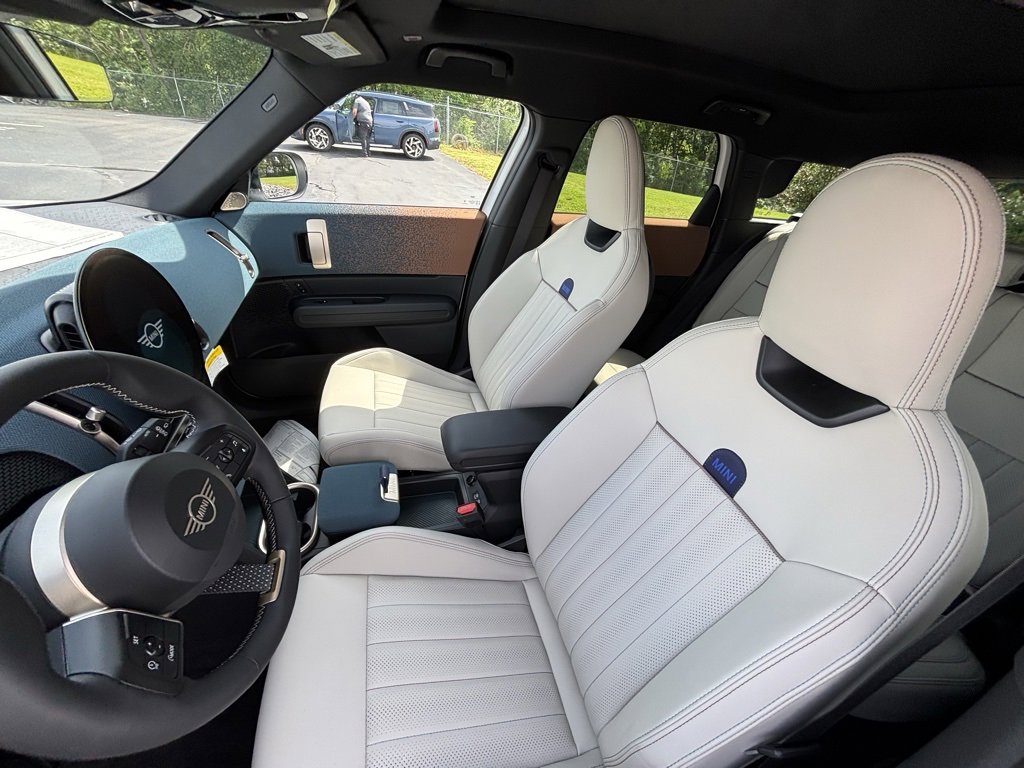 New 2025 MINI Cooper Countryman S w/ Comfort Package Max image 11