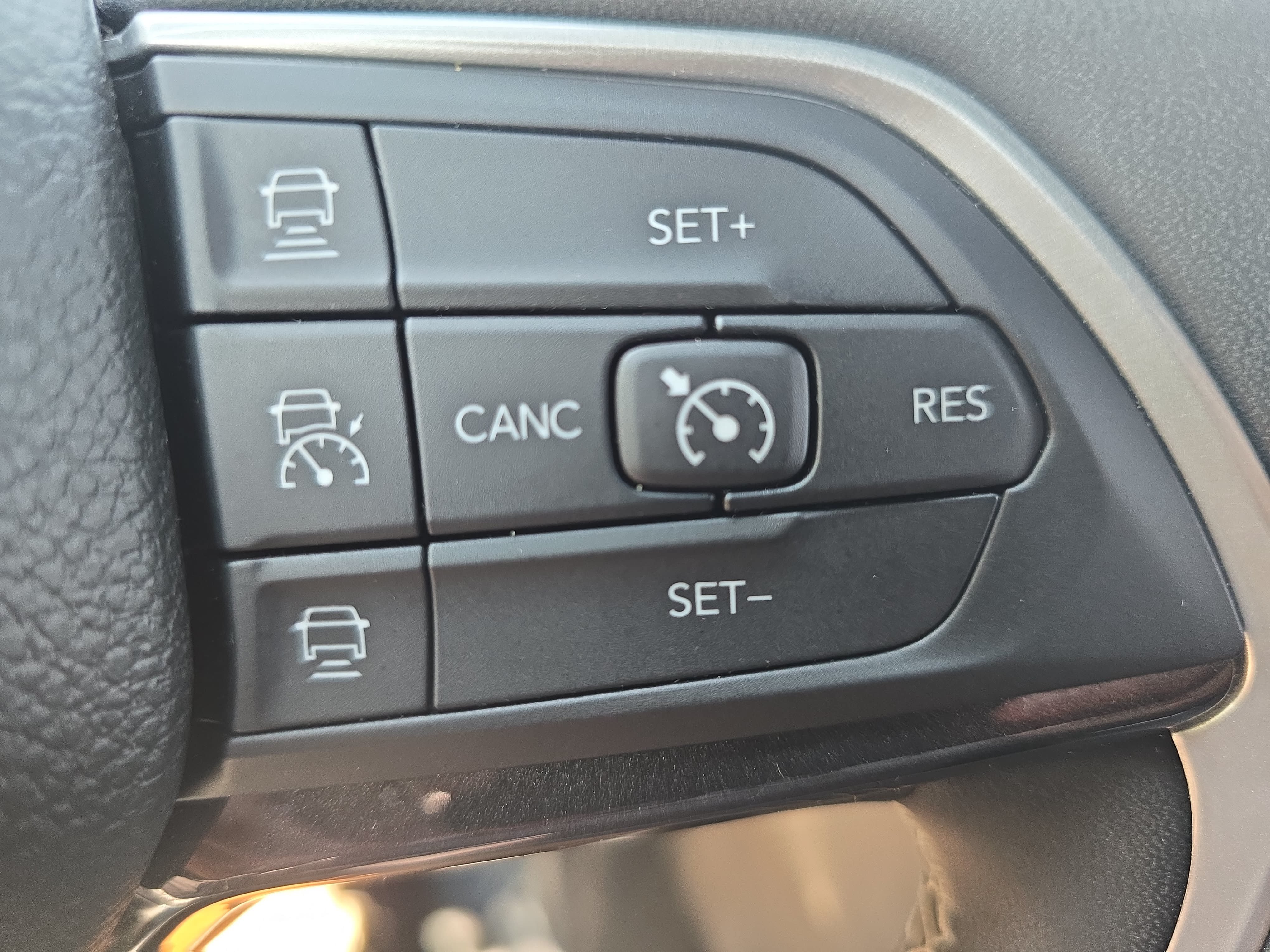 Used 2023 Jeep Grand Cherokee Altitude AWD/4WD image 17