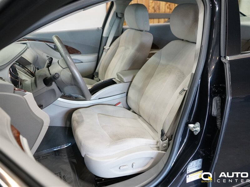 Used 2010 Buick LaCrosse CX FWD image 9