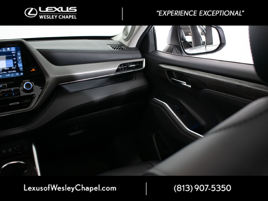 Used 2021 Toyota Highlander Limited FWD image 20