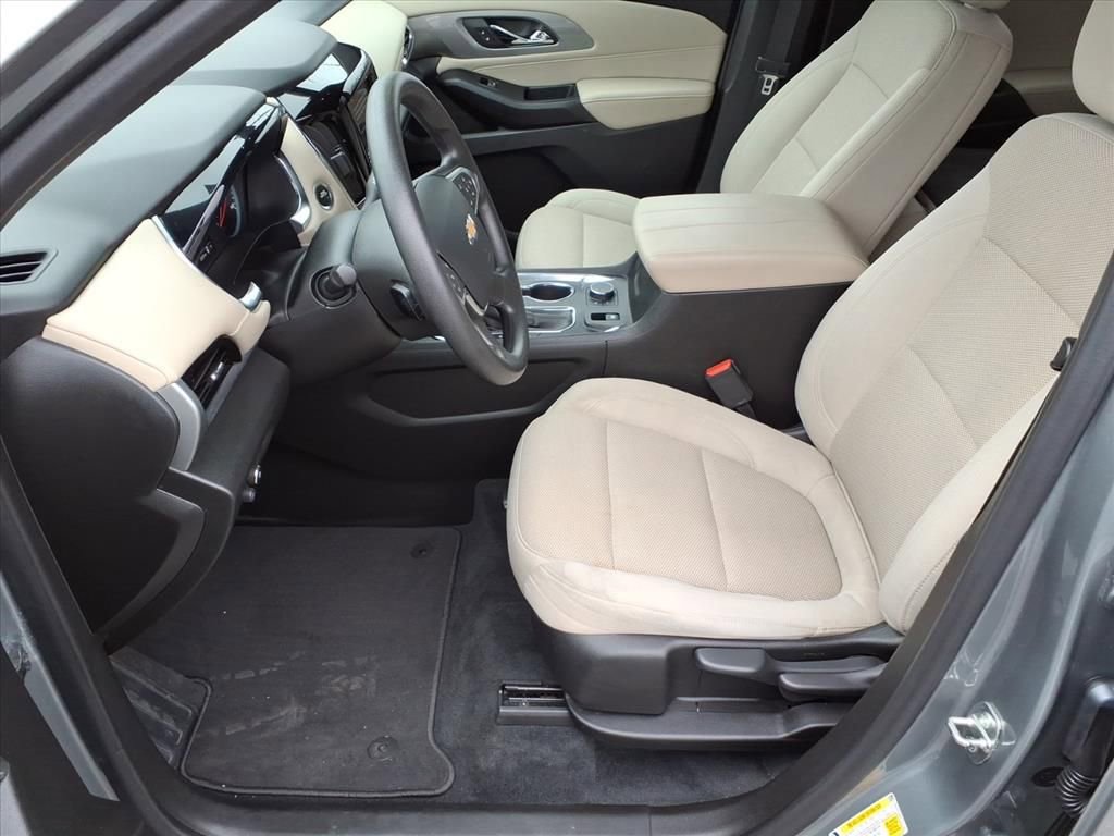 Used 2023 Chevrolet Traverse LS image 11
