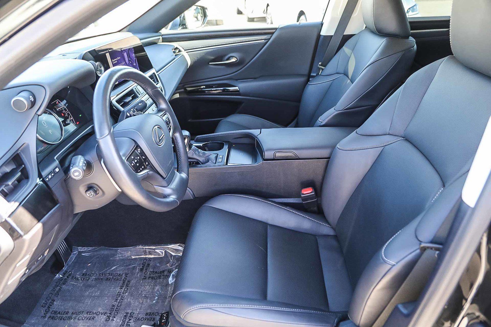 Used 2024 Lexus ES 300h w/ Premium Package image 17