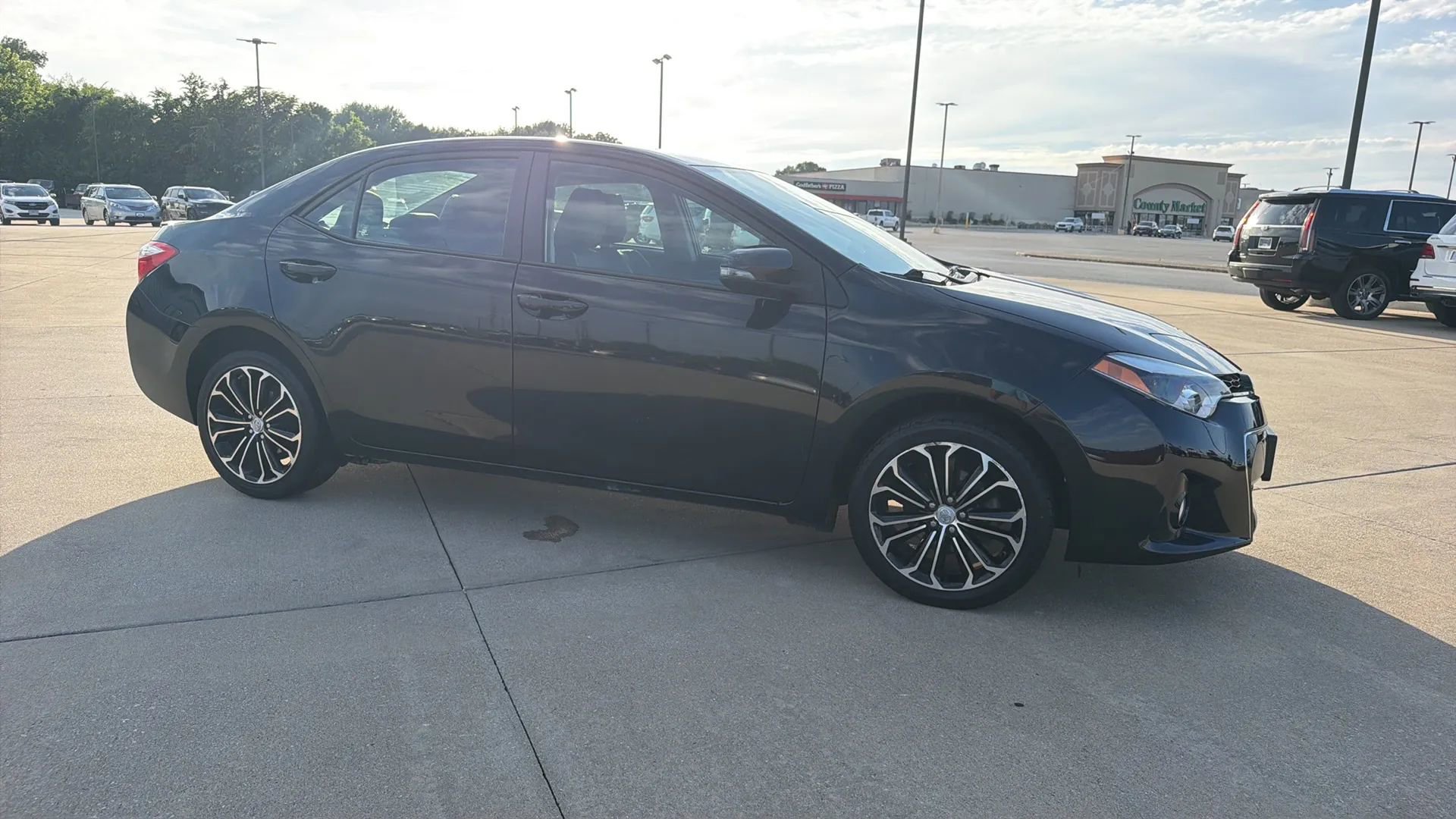 Used 2016 Toyota Corolla S FWD image 21