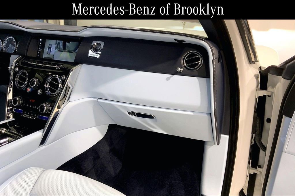 Used 2022 Rolls-Royce Cullinan w/ Cullinan Package AWD/4WD image 18