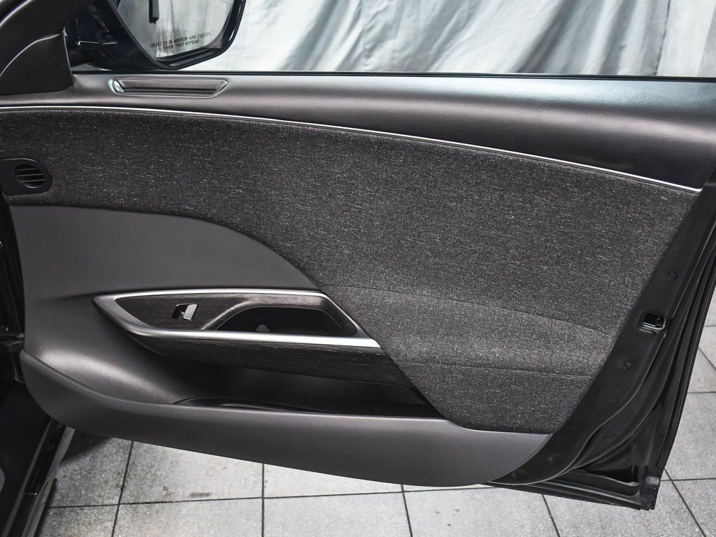 Used 2024 Lucid Air Grand Touring image 17