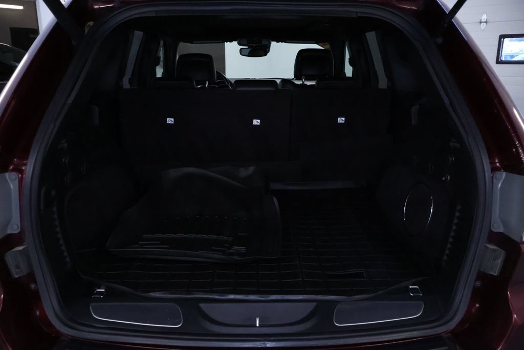 Used 2017 Jeep Grand Cherokee Limited w/ Luxury Group II AWD/4WD image 19
