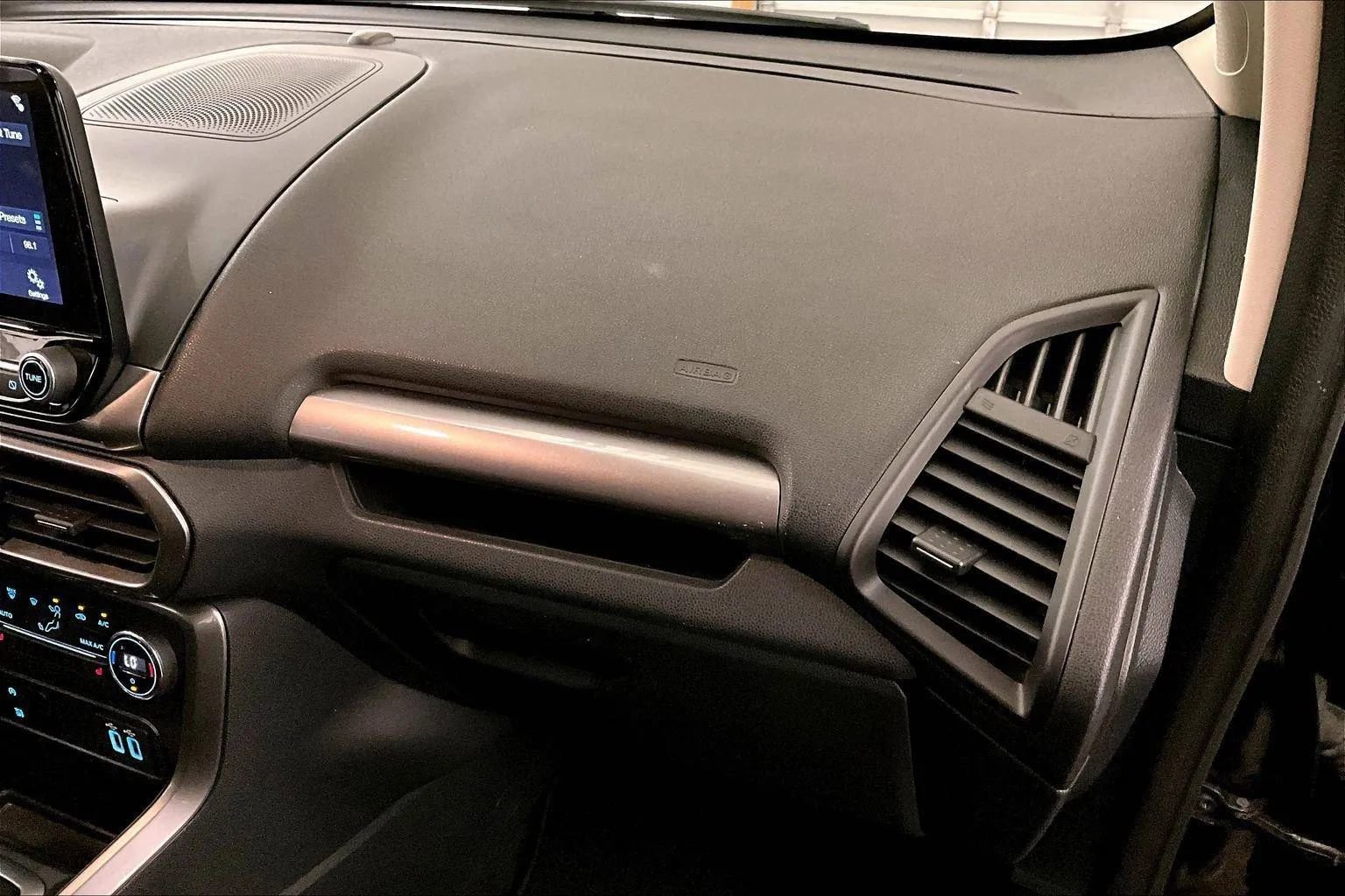 Used 2019 Ford EcoSport SE w/ SE Convenience Package image 15