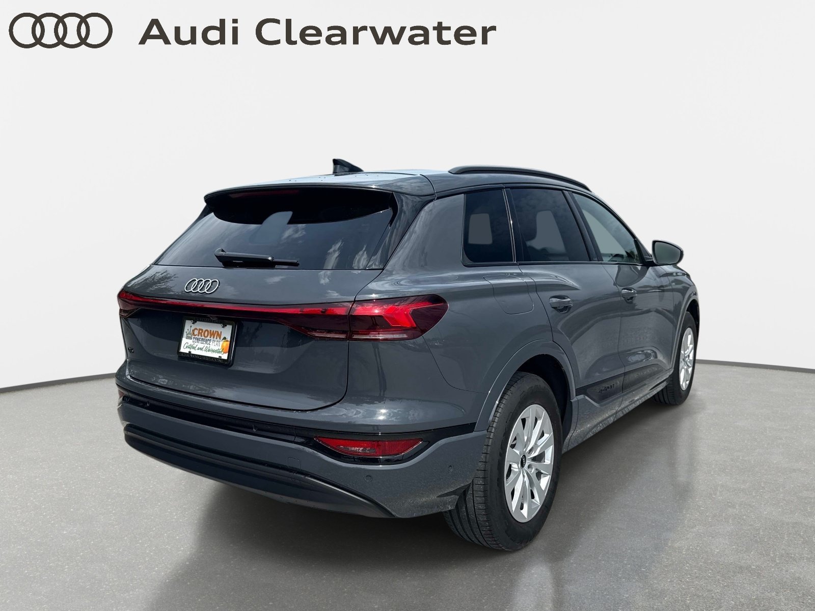 Used 2025 Audi Q6 e-tron Premium RWD image 4