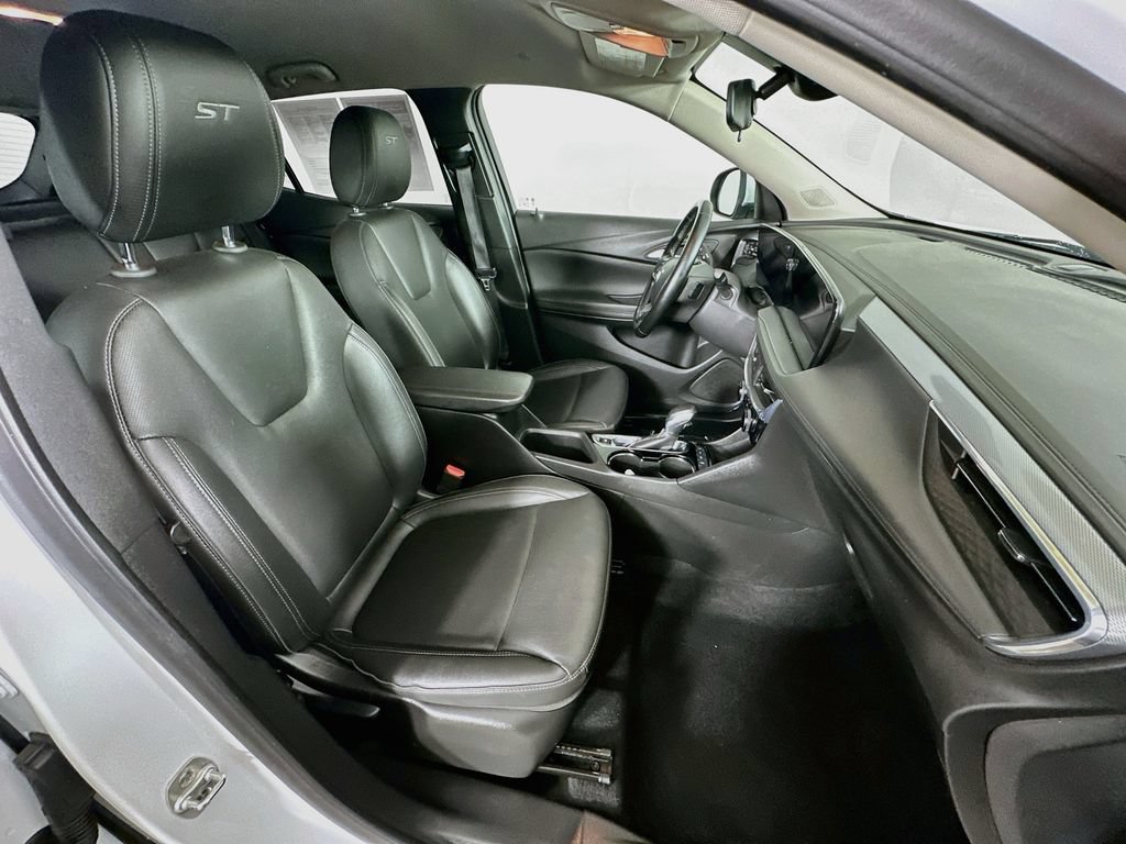Used 2024 Buick Encore GX Sport Touring AWD/4WD image 34