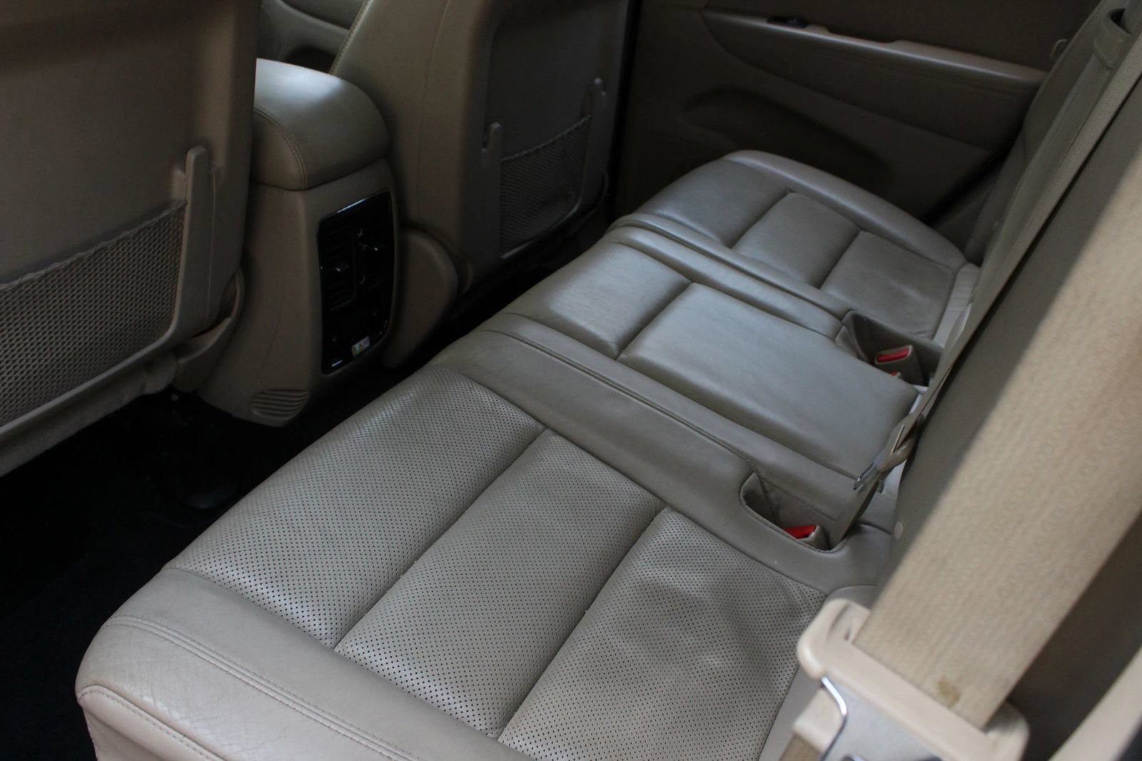 Used 2012 Jeep Grand Cherokee Limited w/ Luxury Group II AWD/4WD image 21