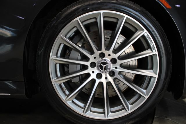 Used 2022 Mercedes-Benz S 500 4MATIC w/ AMG Line Package image 35