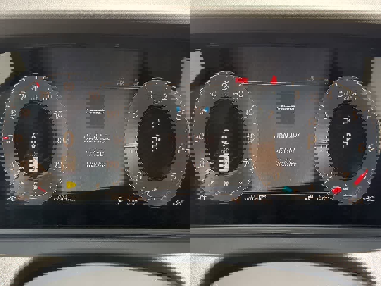 New 2026 Land Rover Range Rover Velar Autobiography image 35