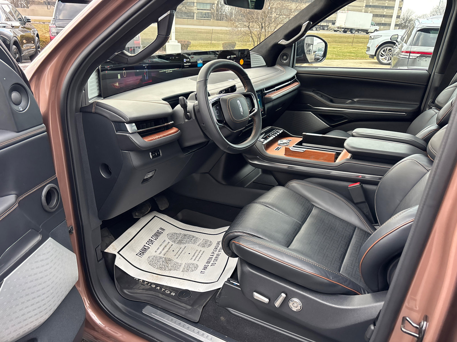 New 2025 Lincoln Navigator L Black Label AWD/4WD image 24