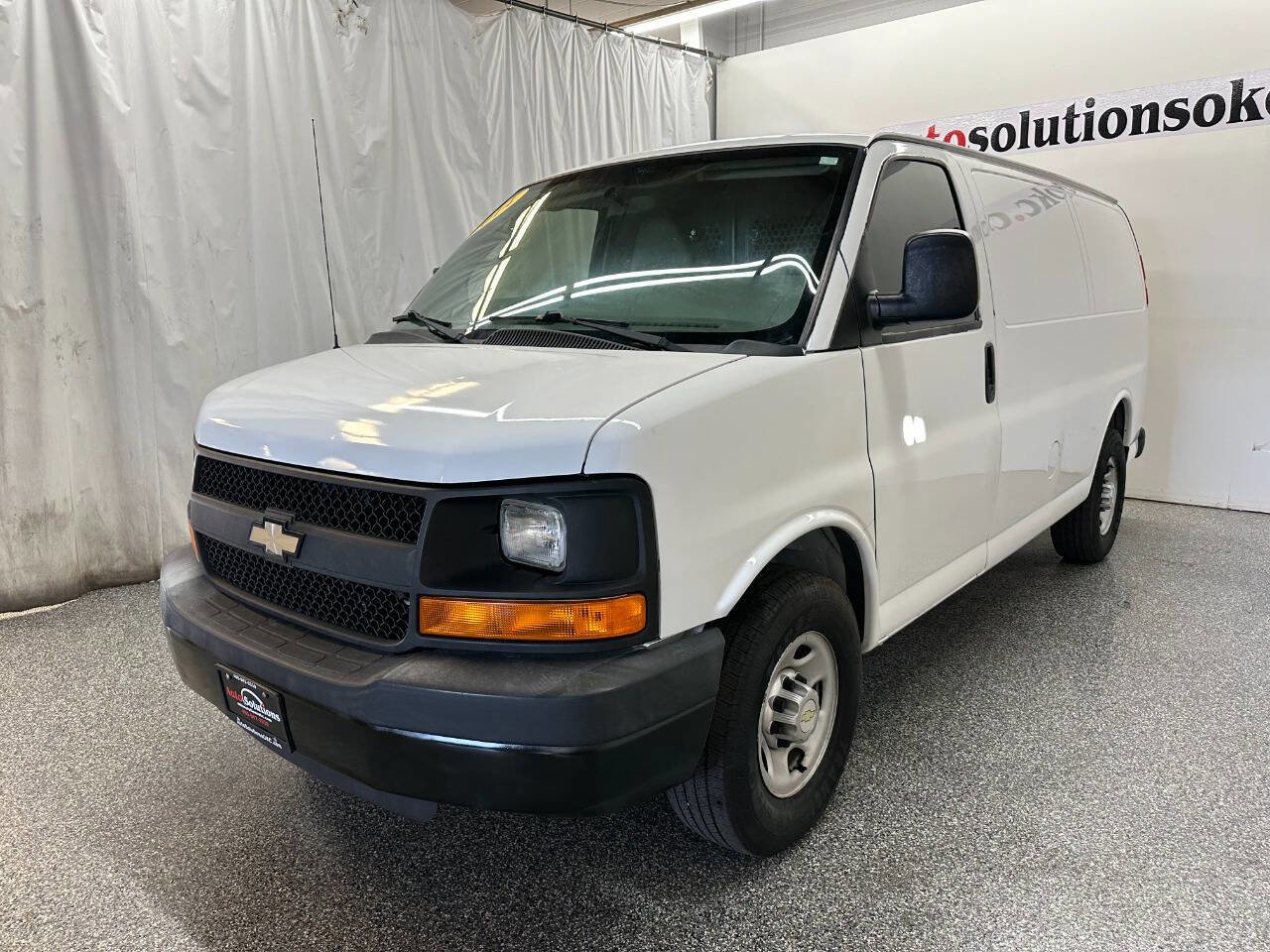 Used 2012 Chevrolet Express 3500 image 3