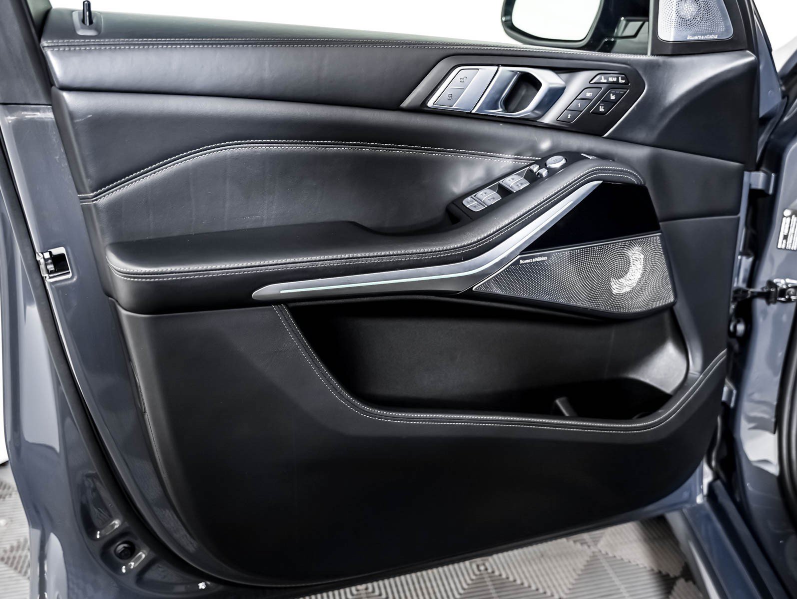 Used 2021 BMW ALPINA XB7 AWD/4WD image 21