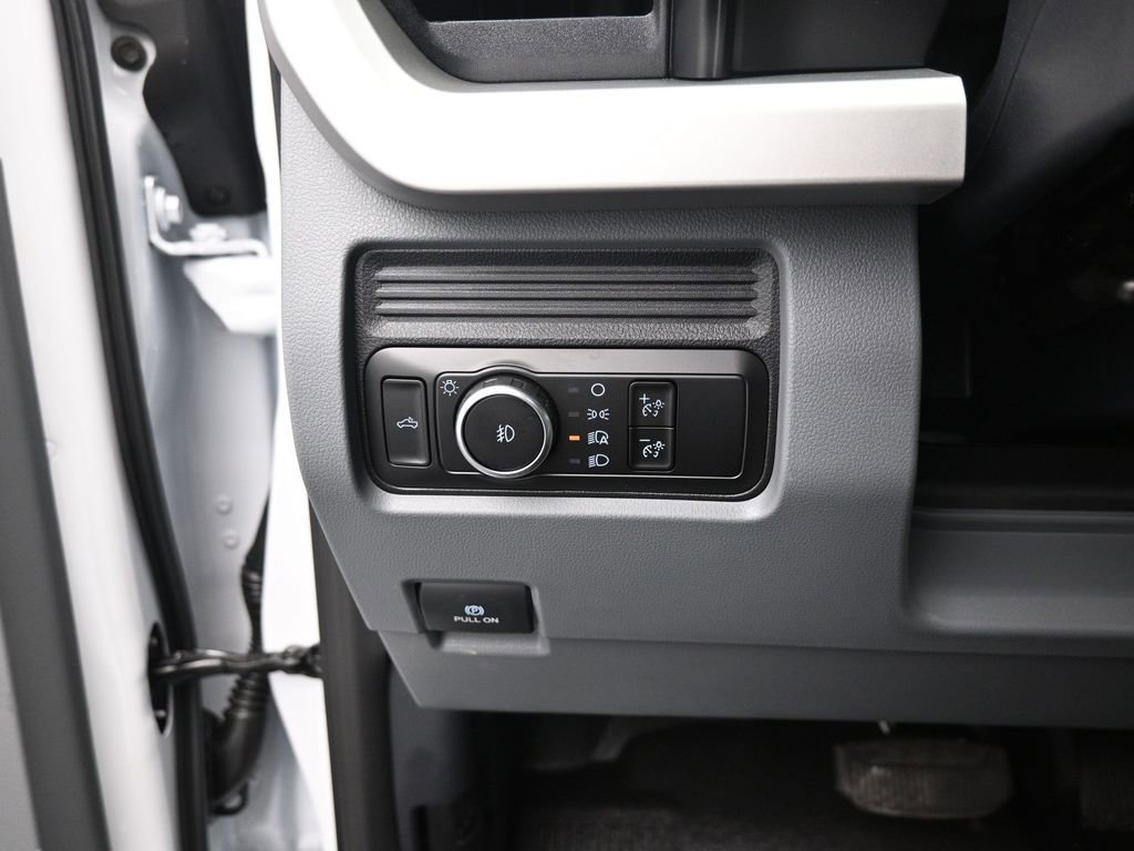 New 2026 Ford F250 XL w/ XL Chrome Package image 11