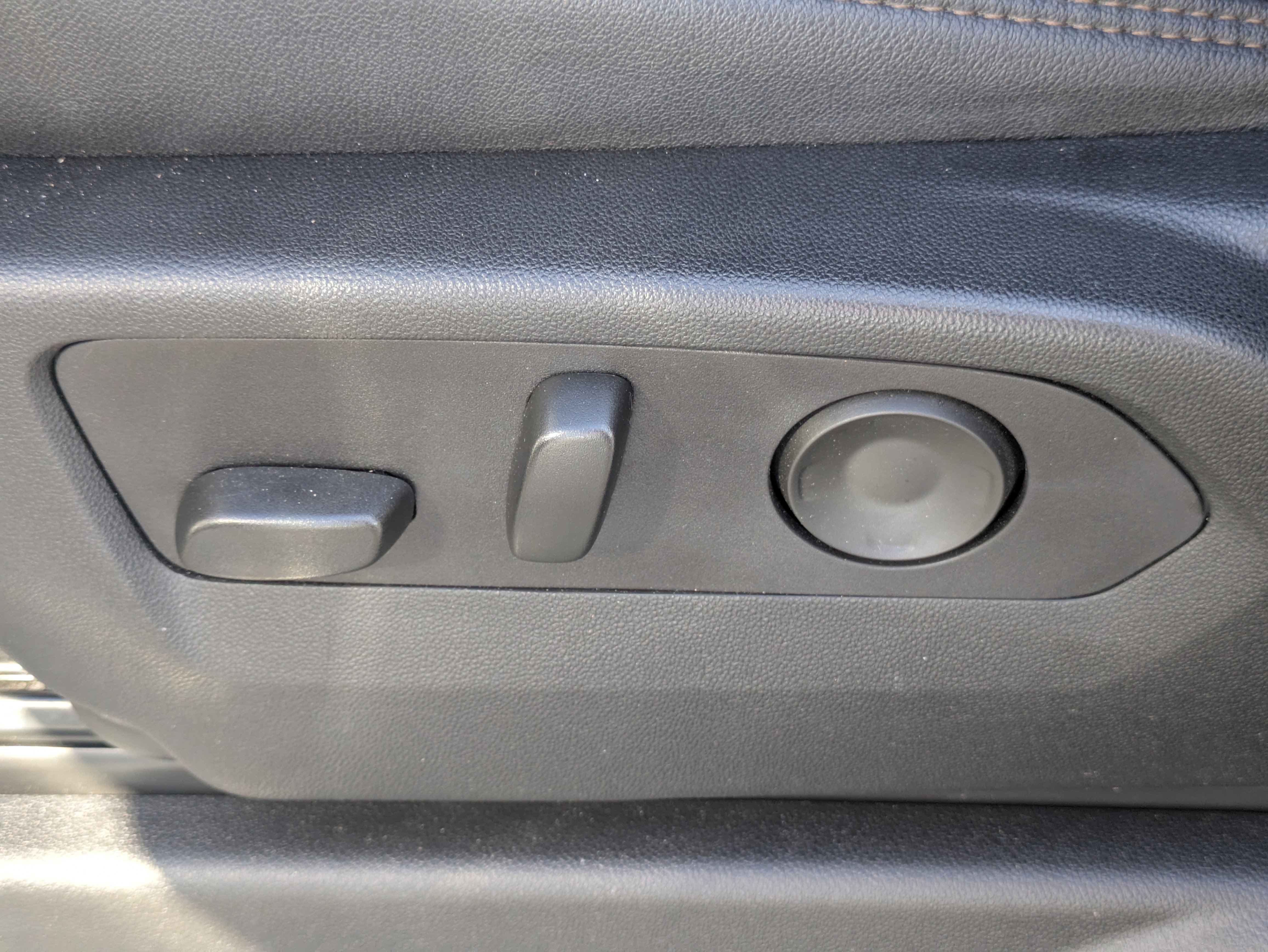 Used 2024 Chevrolet Tahoe High Country w/ Premium Package 2 image 14