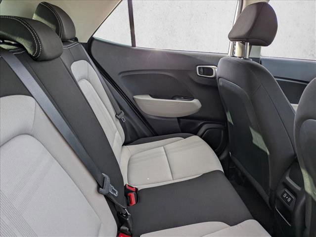 Used 2024 Hyundai Venue SEL image 19