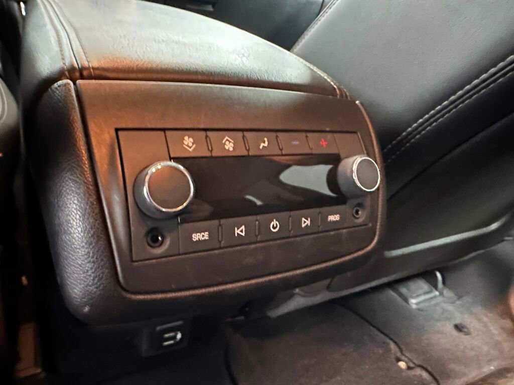 Used 2017 GMC Acadia Limited SLT image 24