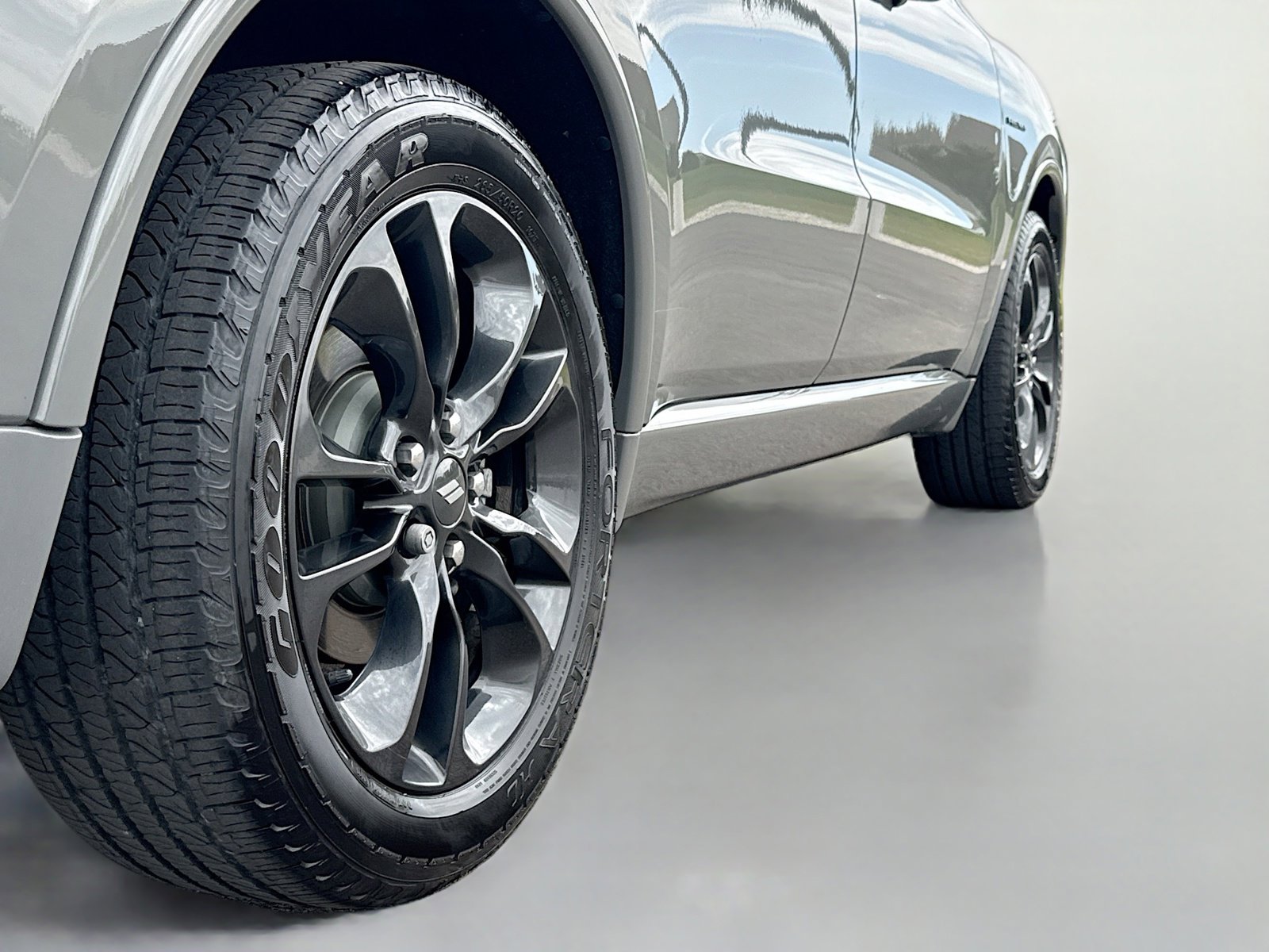 Used 2021 Dodge Durango R/T w/ Blacktop Package AWD/4WD image 16
