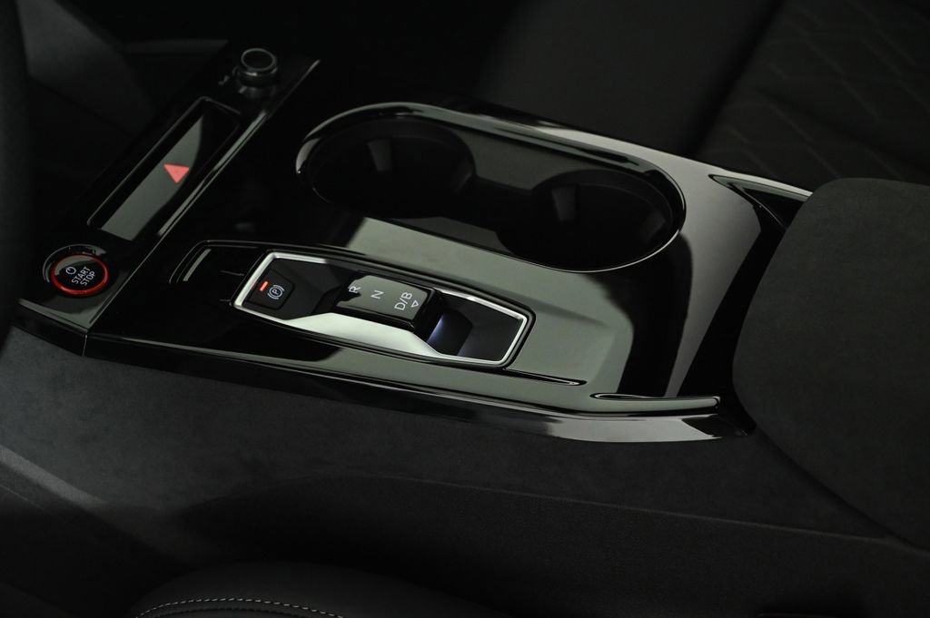 New 2025 Audi S6 e-tron Premium Plus AWD/4WD image 19